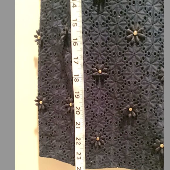 Talbot navy lace Pencil Skirt with flower applique, size 10 - Picture 3 of 8